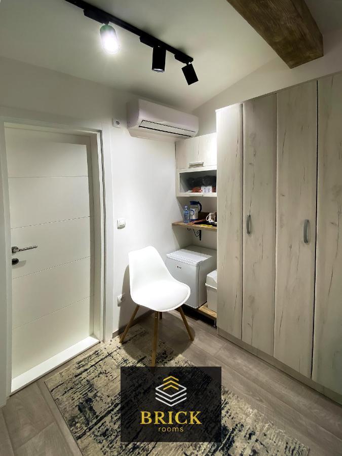 Brickrooms โนวีปาซาร์ ภายนอก รูปภาพ