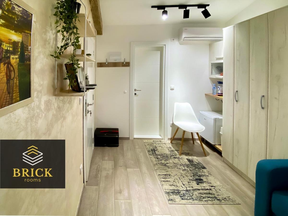 Brickrooms โนวีปาซาร์ ภายนอก รูปภาพ